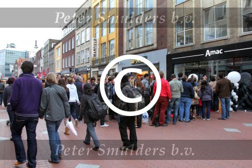 Eindhoven, 25 Maart 2011
Honderden mensen staan in de rij bij Amac voor de nieuwste Apple ipad 2