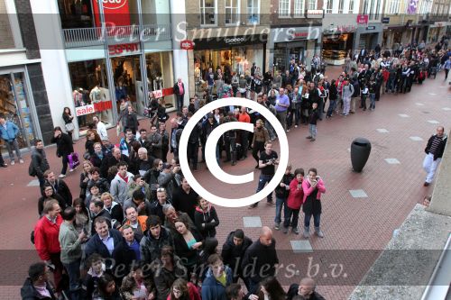 Eindhoven, 25 Maart 2011
Honderden mensen staan in de rij bij Amac voor de nieuwste Apple ipad 2