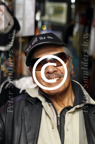 Scheveningen 18 maart 2011
Andy Tielman met vrouw en dochter in Rock en Roll winkel in Scheveningen.
Peter Smulders bv