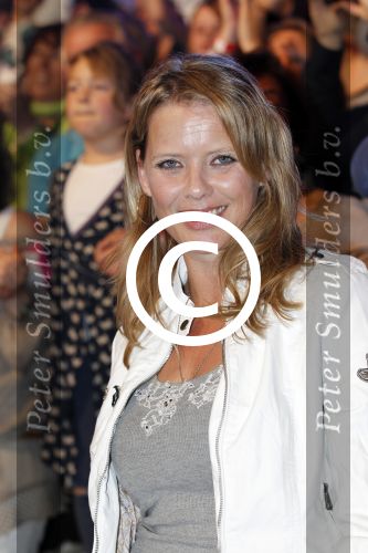 Ede 15 april 2011
Finale van Sterren dansen op het ijs met Michael Boogert en Jenny Smit. Gerard Joling en Nance Cooolen presenteren het programma. Babette v Veen
Peter Smulders bv