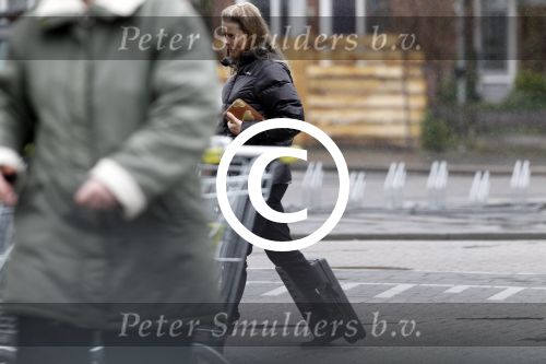 Maarssen en Bilthoven 31 maart 2011
Babette v Veen haar huis en ze doet boodschappen.
Peter Smulders bv