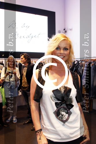 Amsterdam 30 maart 2011
Bridget Maasland presenteert t shirtlijn B by Bridget. Ze doet dit samen met haar ouders en broer.
Peter Smulders bv