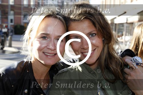 Amsterdam 23 maart 2011
Presentatie styling guide by Danie Bles. Carlijn de Vries met een vriendin
Peter Smulders bv