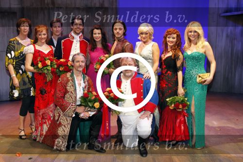 Amsterdam 17 april 2011
Premiere Zorro in het nieuwe de la mar theater. cast met Tommie Christiaan Rene v Kooten Thom Hoffman Michelle Splietelhof Lone v Roosendaal en David davidse
Peter Smulders bv