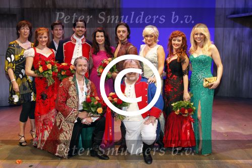 Amsterdam 17 april 2011
Premiere Zorro in het nieuwe de la mar theater. cast met Tommie Christiaan Rene v Kooten Thom Hoffman Michelle Splietelhof Lone v Roosendaal en David davidse
Peter Smulders bv