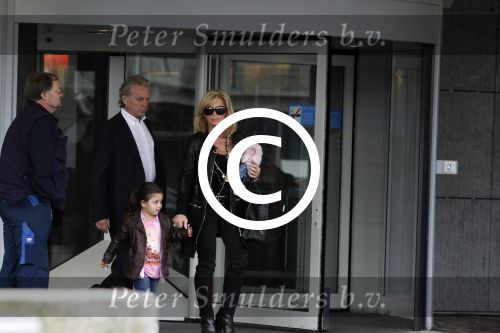 Amsterdam4 april 2011
Hans en Connie Breukhoven met kleinkind bij hetVU ziekenhuis.
Peter Smulders bv