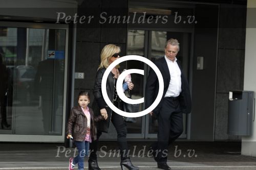 Amsterdam4 april 2011
Hans en Connie Breukhoven met kleinkind bij hetVU ziekenhuis.
Peter Smulders bv