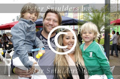 Amsterdam 16 april 2011
Premiere Rio bij pathe Arena. Dennis v d Geest met vrouw en kinderen
Peter Smulders bv