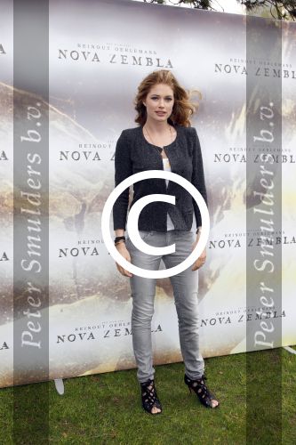 Amsterdam 7 april 2011
Presentatie cast Nova Zembla bij het Hilton. Reinout Oerlemans is regisseur en producent en Doutzen Kroes en Robert de Hoog spelen oa in de film.
Peter Smulders bv