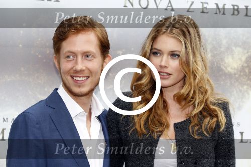 Amsterdam 7 april 2011
Presentatie cast Nova Zembla bij het Hilton. Reinout Oerlemans is regisseur en producent en Doutzen Kroes en Robert de Hoog spelen oa in de film.
Peter Smulders bv