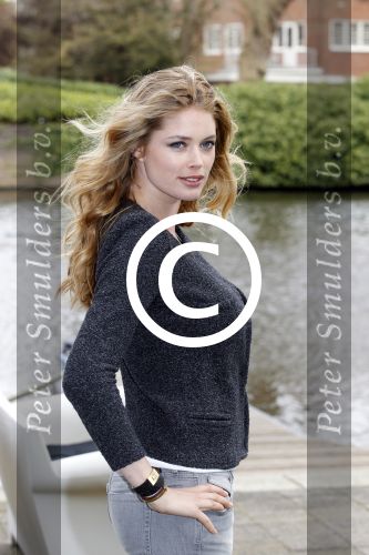Amsterdam 7 april 2011
Presentatie cast Nova Zembla bij het Hilton. Reinout Oerlemans is regisseur en producent en Doutzen Kroes en Robert de Hoog spelen oa in de film.
Peter Smulders bv