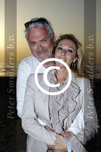 Bloemendaal 11 april 2011
Presentatie cd Joel Geleynse bij strandtent vroeger. Ernst Daniel Smid met vrouw
Peter Smulders bv