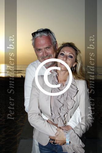 Bloemendaal 11 april 2011
Presentatie cd Joel Geleynse bij strandtent vroeger. Ernst Daniel Smid met vrouw
Peter Smulders bv