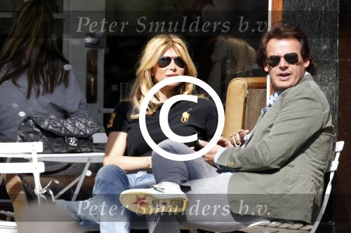 Amsterdam 8 april 2011
Estelle Gullit op terras met Leco v Zadelhoff.
Peter Smulders bv
