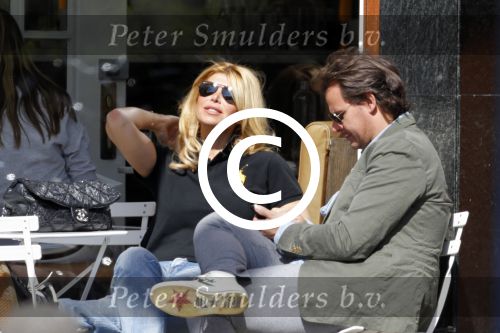 Amsterdam 8 april 2011
Estelle Gullit op terras met Leco v Zadelhoff.
Peter Smulders bv