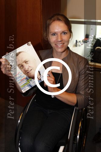 Amsterdam 14 maart 2011
Presentaie blad helden wat deze maand helemaal in het teken staat van Johan Cruijff. Frits en Barbara Barend presenteren het vanuit het olympisch stadion. Esther Vergeer
Peter Smulders bv