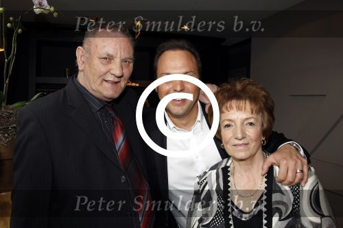 Utrecht 30 maart 2011
Presentatie nieuwe cd van Frans Bauer. Zijn vader en moeder en Mariska met zoon Christiaan zijn aanwezig.
Peter Smulders bv