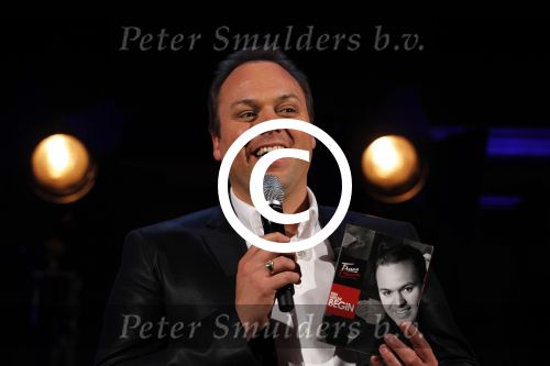 Utrecht 30 maart 2011
Presentatie nieuwe cd van Frans Bauer. Zijn vader en moeder en Mariska met zoon Christiaan zijn aanwezig.
Peter Smulders bv