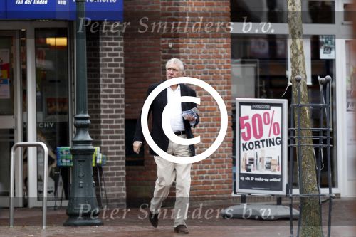 Breukelen 26 maart 2011
Frits Kroymans doet boodschappen in Breukelen.
Peter Smulders bv