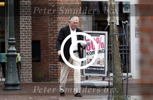 Breukelen 26 maart 2011
Frits Kroymans doet boodschappen in Breukelen.
Peter Smulders bv