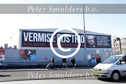 Amsterdam 19 maart 2011
Spanddoek bij centraal station van vermissing Gijs Thio .
Peter Smulders bv