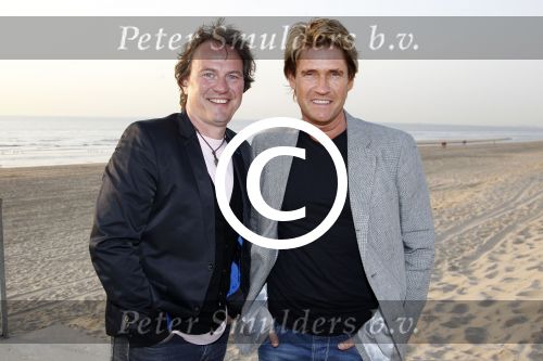 Bloemendaal 11 april 2011
Presentatie cd Joel Geleynse bij strandtent vroeger. helemaal Hollands
Peter Smulders bv