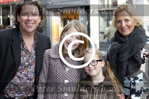 Amsterdam 20 maart 2011
Premiere Hop in Tuschinski. henkjan Smits met vrouw en dochters
Peter Smulders bv