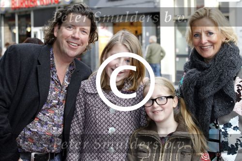 Amsterdam 20 maart 2011
Premiere Hop in Tuschinski. henkjan Smits met vrouw en dochters
Peter Smulders bv