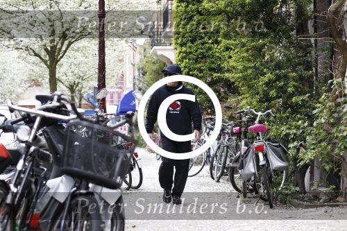 Amsterdam 12 april 2011
Huub Stapel aan het snelwandelen om in conditie te blijven.
Peter Smulders bv