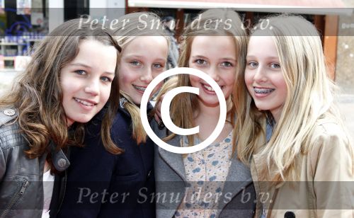 Amsterdam 20 maart 2011
Premiere Hop in Tuschinski. dochter Irene Moors met vriendinnen
Peter Smulders bv