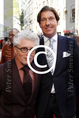 Amsterdam 17 april 2011
Premiere Zorro in het nieuwe de la mar theater. Jacques d Ancona met een kennis
Peter Smulders bv