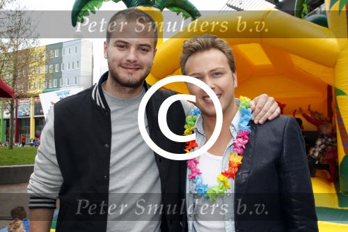 Amsterdam 16 april 2011
Premiere Rio bij pathe Arena. Jamai Looman met Jim Bakkum
Peter Smulders bv