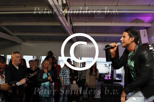 Bloemendaal 11 april 2011
Presentatie cd Joel Geleynse bij strandtent vroeger.
Peter Smulders bv