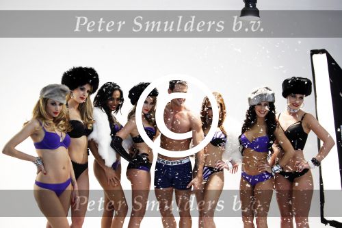 Amsterdam 28 maart 2011
Rob Heilbron van lingerie merk Sapph organiseerde vandaag weer een foto shoot met oa Melissa Sneekes, Dewi Pechler , Melany d\'Fonseca ilena Ingwersen Gisele Barbosa en schaatser Joel Geleynse .
Peter Smulders bv