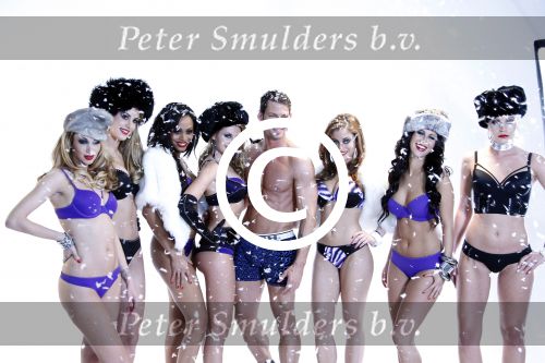 Amsterdam 28 maart 2011
Rob Heilbron van lingerie merk Sapph organiseerde vandaag weer een foto shoot met oa Melissa Sneekes, Dewi Pechler , Melany d\'Fonseca ilena Ingwersen Gisele Barbosa en schaatser Joel Geleynse .
Peter Smulders bv