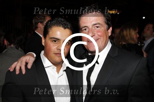 Rotterdam 14 april 2011
Premiere Spamelot in het nieuwe Luxor met in de hoofdrollen oa Johhny Kraaijkamp jr Paul Groot Owen Schumacher en Linda Wagemakers. Johnny met zoon en moeder
Peter Smulders bv