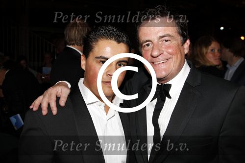 Rotterdam 14 april 2011
Premiere Spamelot in het nieuwe Luxor met in de hoofdrollen oa Johhny Kraaijkamp jr Paul Groot Owen Schumacher en Linda Wagemakers. Johnny met zoon en moeder
Peter Smulders bv