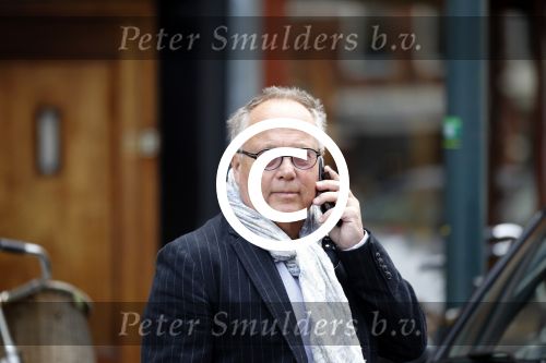 Amsterdam 15 april 2011
Joop Braakhekke bij zijn mini cooper country man
Peter Smulders bv