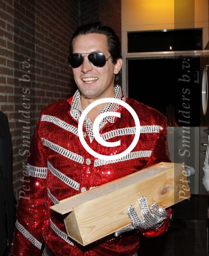 Nieuwegein 20 maart 2011
Surprisefeeste voor Yolanthe Sneijder Cabau georganiseerd door haar man wesley Sneijder bij Will\'s restaurant in Nieuwegein. Kai Lerby met vriendin
Peter Smulders bv