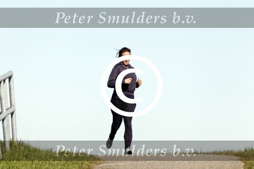 Uitdam 19 maart 
Katja Romer Schuurman aan het hardlopen bij haar op de dijk in uitdam.
Peter Smulders bv