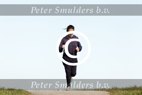 Uitdam 19 maart 
Katja Romer Schuurman aan het hardlopen bij haar op de dijk in uitdam.
Peter Smulders bv