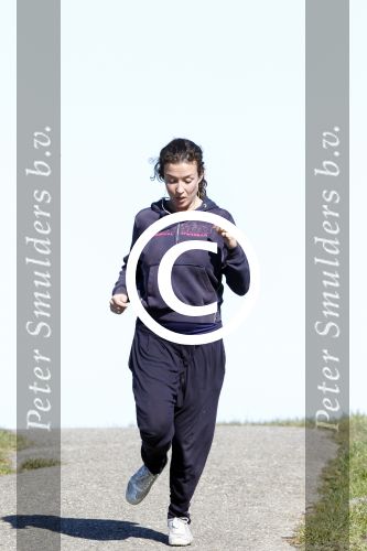 Uitdam 19 maart 
Katja Romer Schuurman aan het hardlopen bij haar op de dijk in uitdam.
Peter Smulders bv