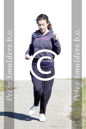 Uitdam 19 maart 
Katja Romer Schuurman aan het hardlopen bij haar op de dijk in uitdam.
Peter Smulders bv