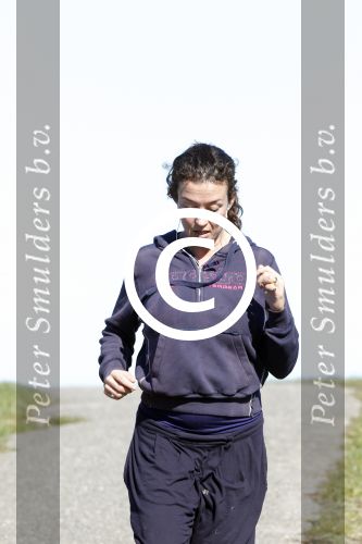 Uitdam 19 maart 
Katja Romer Schuurman aan het hardlopen bij haar op de dijk in uitdam.
Peter Smulders bv