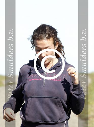 Uitdam 19 maart 
Katja Romer Schuurman aan het hardlopen bij haar op de dijk in uitdam.
Peter Smulders bv