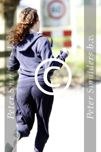 Uitdam 19 maart 
Katja Romer Schuurman aan het hardlopen bij haar op de dijk in uitdam.
Peter Smulders bv