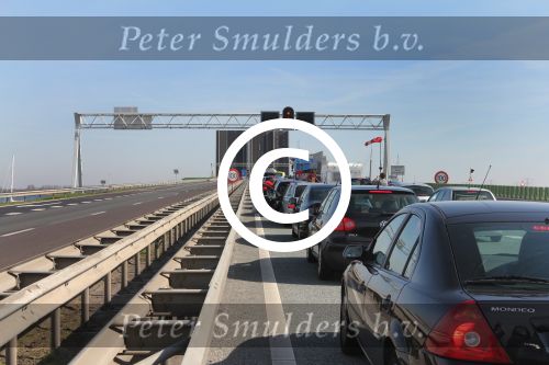 Urk, Ketelbrug bij URK open voor doorgang van zeilboten