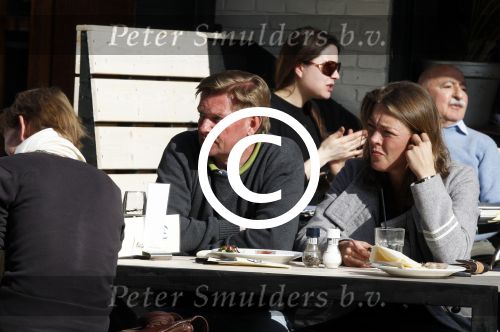 Amsterdam 22 maart 2011
Knut Jacobsen de ex man van Mariska v Kolck met zijn nieuwe vriendin op terras.
Peter Smulders bv