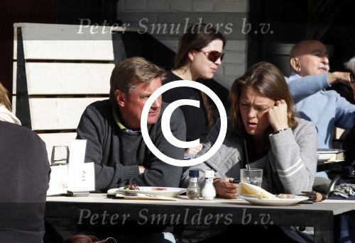 Amsterdam 22 maart 2011
Knut Jacobsen de ex man van Mariska v Kolck met zijn nieuwe vriendin op terras.
Peter Smulders bv