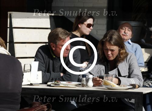 Amsterdam 22 maart 2011
Knut Jacobsen de ex man van Mariska v Kolck met zijn nieuwe vriendin op terras.
Peter Smulders bv